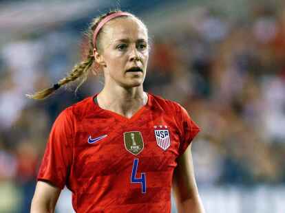 Die US-Amerikanerin Becky Sauerbrunn droht mit einer Fu&szlig;-Verletzung die WM zu verpassen.