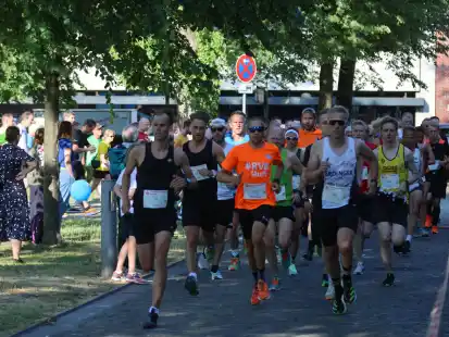 Die &bdquo;Hauptattraktion&ldquo; in Aurich: Der sportlich anspruchsvolle Zehn-Kilometer-Lauf.