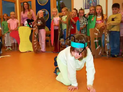 Aufnahme von 2007: Zur Einweihung des neuen Geb&auml;udes wurde das St&uuml;ck &bdquo;Die kleine Raupe Nimmersatt&ldquo; aufgef&uuml;hrt.