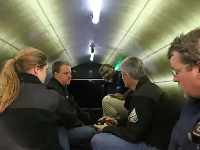 Der Innenraum des vermissten Tauchboots &laquo;Titan&raquo; von OceanGate Expeditions mit Passagieren einer fr&uuml;heren Tour (Archivbild).