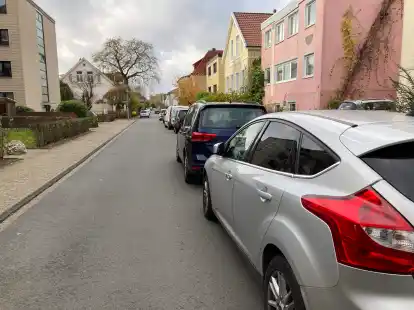 Ein Beispiel aus dem Haarenenschviertel: Wer hier wohnt, kann einen Bewohnerparkausweis beantragen, um kein Parkticket ziehen zu m&uuml;ssen.