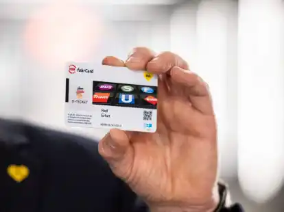 Das Deutschlandticket ist nur online, &uuml;ber Reisezentren oder mit Hilfe des Aboservices zu erwerben.