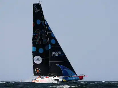 Das benachteiligte 11th Hour Racing Team (hier vor Den Haag) muss noch einige Tage warten, bis eine Entscheidung &uuml;ber die Punktevergabe f&auml;llt.