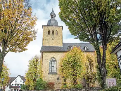 <p>Die Kirche St. Severin in Lindlar stammt aus dem 12. Jahrhundert. F&uuml;r ihren Bau wurden auch schon Grauwacke-Steine genutzt. </p>