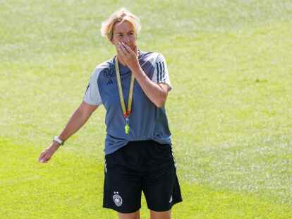 Bundestrainerin Martina Voss-Tecklenburg hat darum gebeten, das Streitthema FC Bayern auszusparen.