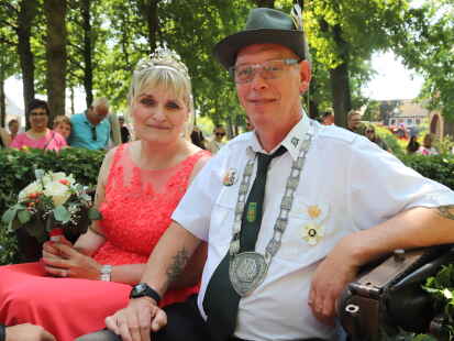  Schützenverein Altenoythe: Neuer König Josef Lammers lässt sich feiern Motiv 