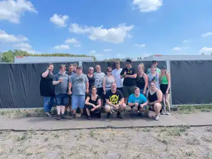 TV-Moderator Elton lud die Wohngruppe aus Barkel in Schortens in sein Camp ein.