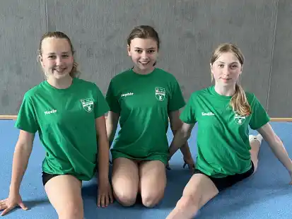 Neele Klähn, Sophie Movschev und Emilie Müller (von links) dürfen ab sofort wichtige Aufgaben im Trainings- und Vereinsalltag übernehmen.