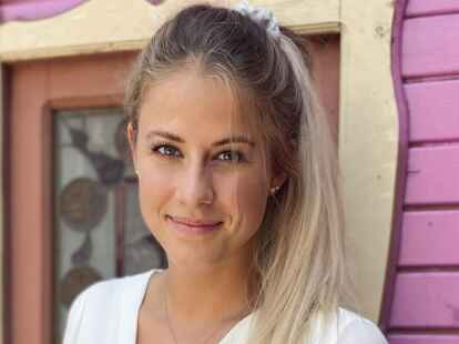 Sie ist schwanger und hat bis kurz vor dem Geburtstermin keine Zusage einer Hebamme erhalten: Laura Stawinsky aus Schierbrok schildert wie Frauen durch den Hebammenmangel im Landkreis Oldenburg belastet werden