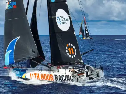 Das US-Team 11th Hour Racing um den Segler Charlie Enright hat das weltweite Segel-Etappenrennen dank einer Jury-Entscheidung gewonnen.