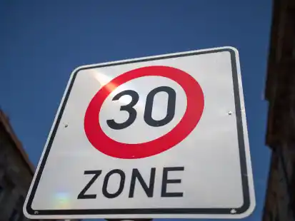 An die Geschwindigkeitsbegrenzung an der Uhlhornstra&szlig;e halten sich Fahrer augenscheinlich noch nicht alle. Ein B&uuml;rger fragte bei der Gemeinderatsitzung in Bockhorn nach.