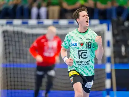 Der Berliner Hans Lindberg jubelt.