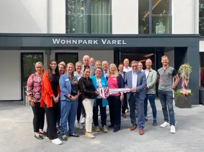 Die Er&ouml;ffnung des zweiten Abschnitts des Senioren-Wohnparks auf dem ehemaligen Kasernengel&auml;nde in Varel wurde Freitag gefeiert.