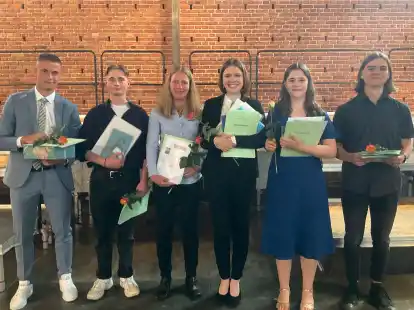 Besondere Ehrungen gab es unter anderem f&uuml;r (von links): Bjarne Hohn, Theodor K&ouml;ppen, Talea Fellensiek, Antje Krause, Rebecca Horn und Rune Evers.