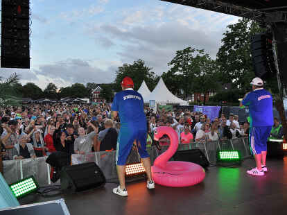 Die Gebr&uuml;der Doof sorgten f&uuml;r ordentlich Stimmung bei &bdquo;Himmel & H&ouml;lle&ldquo; in Rodenkirchen.