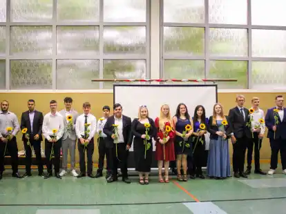 Die Absolventen der Hunteschule Wildeshausen haben bei einer Feier ihre Abschlusszeugnisse erhalten.