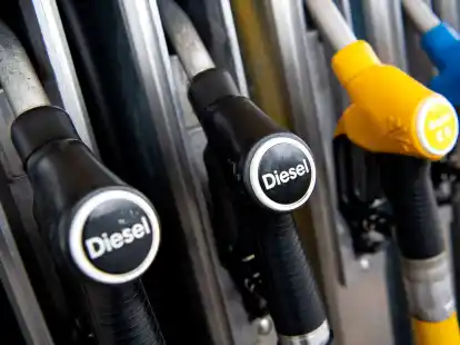 &laquo;Es ist auff&auml;llig, wie stark der Dieselpreis im letzten Halbjahr gesunken ist&raquo;, sagt der ADAC-Kraftstoffmarktexperte. &laquo;Das ist aber eigentlich nur die Normalisierung im Vergleich zu den extremen Ausschl&auml;gen des vergangenen Jahres.&raquo;