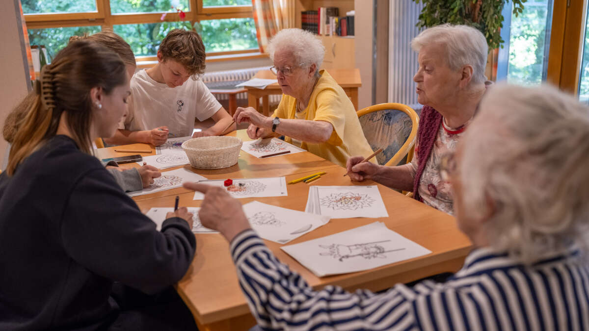 IGS Flötenteich in Oldenburg Schüler besuchen Senioren