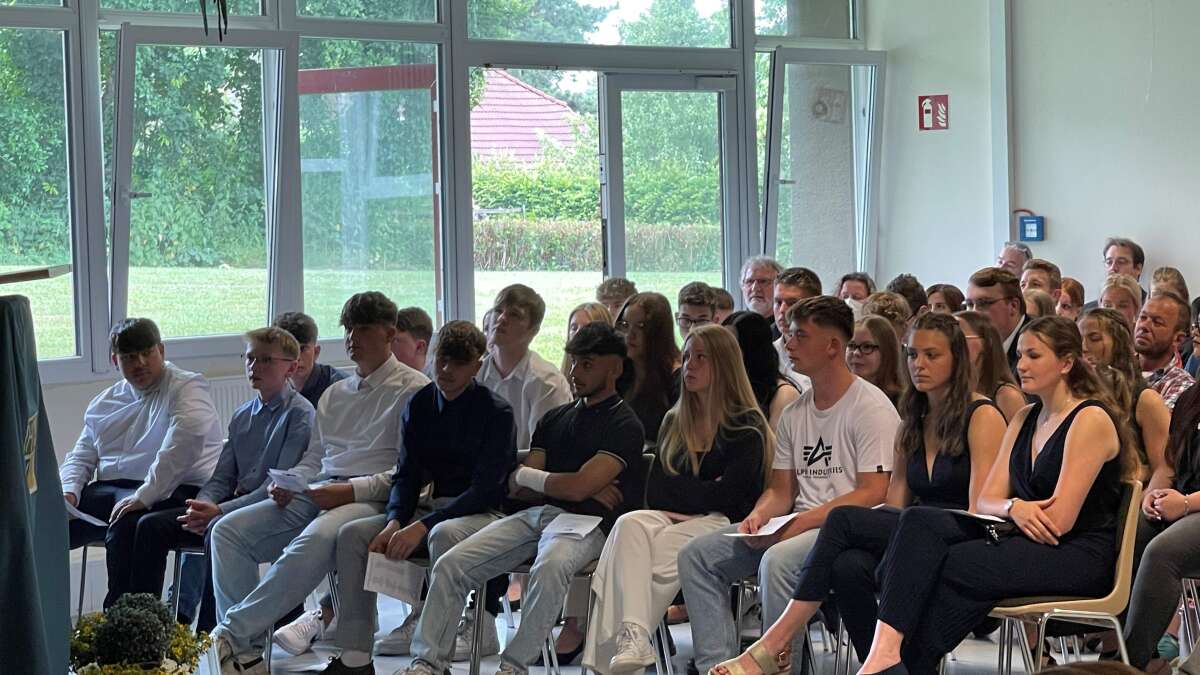jahrgang-2023-an-der-obs-hohenkirchen-verabschiedet