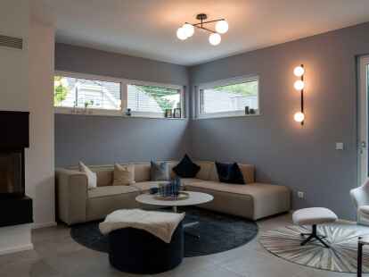 Die richtige&nbsp;Gr&ouml;&szlig;e eines Sofas f&uuml;r das Wohnzimmer hat nicht nur etwas mit seinen Ma&szlig;en zu tun. Sondern auch mit seiner Wirkung im Raum.