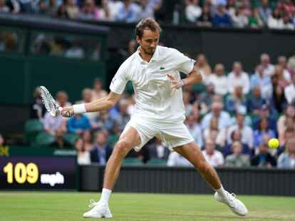 Steht in Wimbledon in Runde zwei: Daniil Medwedew.