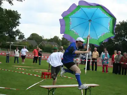 <p> Gespannt sein darf man auf die witzigen Spiele beim Sander- Markt- Pokal, das Archivbild zeugt von fr&uuml;heren verr&uuml;ckten Ideen.</p>