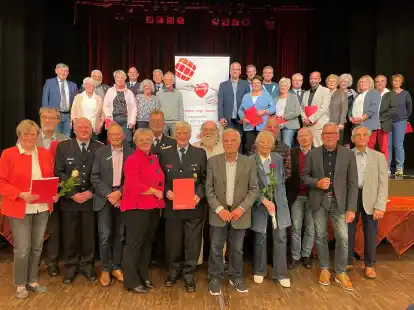 Schortens sagt Danke:  Bei der gro&szlig;en Ehrenamtsgala im B&uuml;rgerhaus w&uuml;rdigte die Stadt wieder eine gro&szlig;e Zahl an langj&auml;hrig ehrenamtlich engagierten Mitb&uuml;gern.