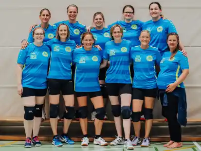 Ein starkes Team: die V&ouml;lkerballerinnen des AT Rodenkirchen. Zur Mannschaft z&auml;hlen (hinten von links) Christiane Nemeyer, Alexandra Biskupek, Oliwia Adel, Dorothea Gradic, Mette von Borstel, (vorne von links) Mareike Nuss, Tanja Drieling, Siasse Kr&ouml;ger, Joana Stahl, Julia M&uuml;ller, Lea Sch&auml;fer.