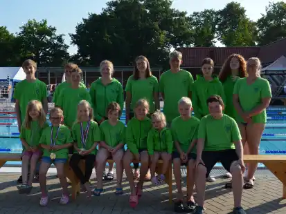 Das Team des Blexer TB freute sich &uuml;ber einen gelungenen Saisonabschluss in Edewecht.