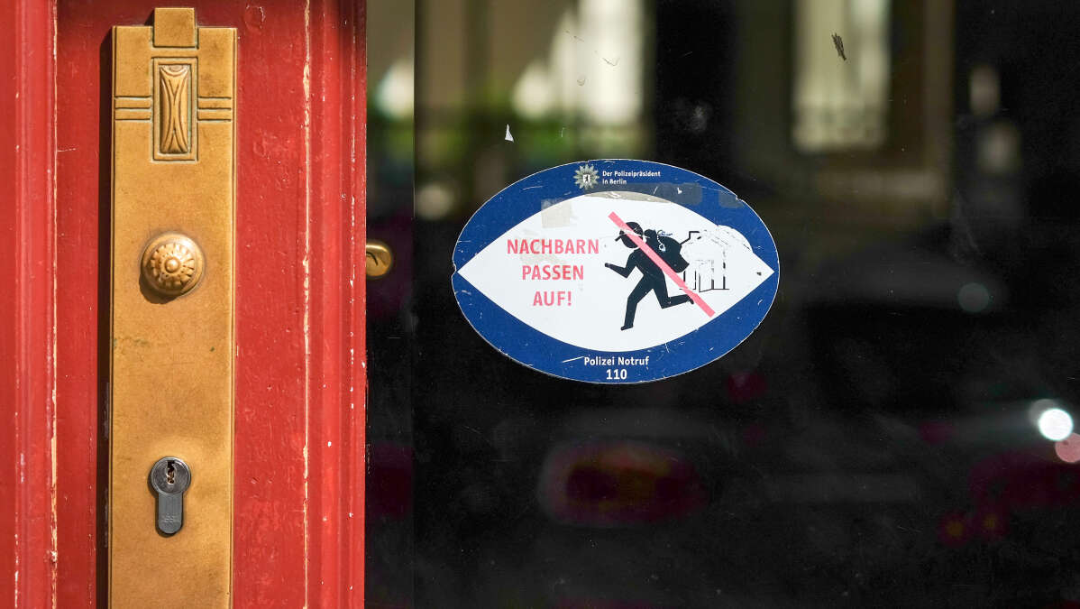 Einbruch Schutz der Fenster und Türen sowie Hilfe von Nachbarn laut Polizei Oldenburg wichtig