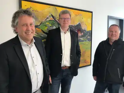 Optimistisch und selbst gespannt: Stadtwerke-Chef Jens Gieselmann, sein Prokurist Gunnar Kielmann und Rainer Kinzel, Fachbereichsleiter der Stadt f&uuml;r Umwelt und Klimaschutz.