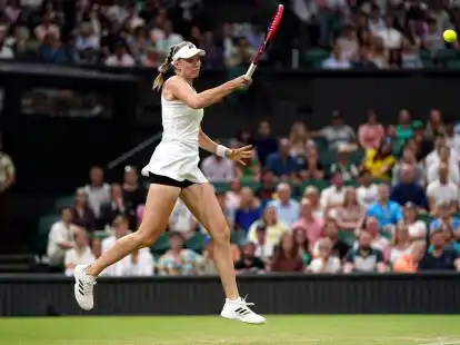 Jelena Rybakina in Aktion.