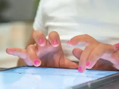 Im Kampf gegen sexuelle Gewalt im Internet sind aus Expertensicht neue polizeiliche Online-Strategien n&ouml;tig.