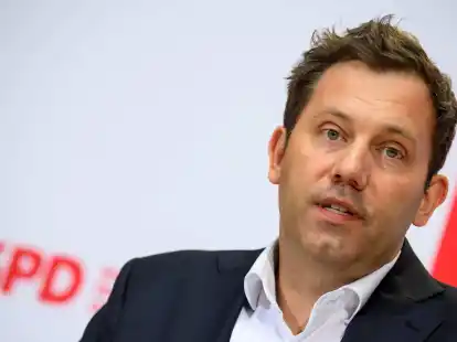 SPD-Chef Lars Klingbeil hat sich zum Nato-Beitritt der Ukraine ge&auml;u&szlig;ert.