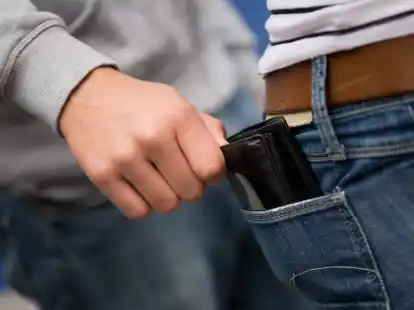 Im Bereich der Polizeiinspektion Leer/Emden kommt es immer wieder zu Taschendiebst&auml;hlen.