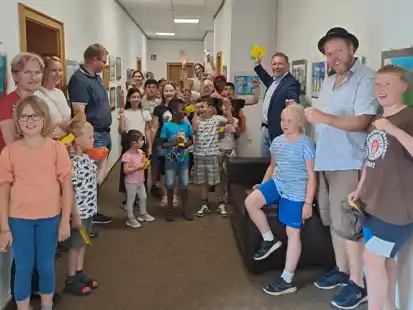 Bei einer Feierstunde wurde die Ausstellung er&ouml;ffnet.