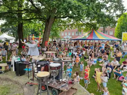 Das Gauklerfest hat am Sonntag den Cloppenburger Stadtpark in ein Mekka f&uuml;r Akrobaten, Jongleure, Clowns und Zauberer verwandelt.