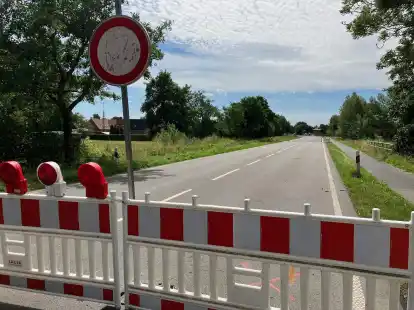 Die Fahrbahnmarkierungen sind aufgebracht, die Restarbeiten laufen: Ab Donnerstag, 13. Juli, soll die B72 wieder frei sein.