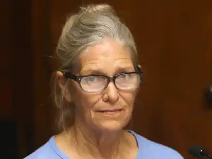 Leslie Van Houten bei ihrer Bew&auml;hrungsanh&ouml;rung im kalifornischen Corona.