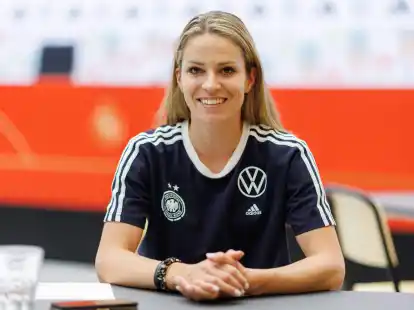 Melanie Leupolz hat ihren kleinen Sohn zur WM mitgenommen.