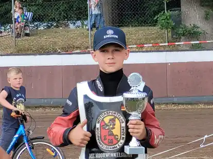 Hat sich im Speedway mittlerweile einen Namen gemacht: der neunj&auml;hrige Nachwuchsfahrer Elyas Dirksen aus Emden.