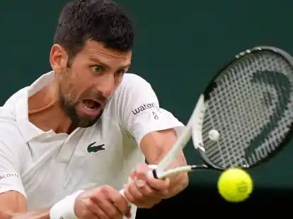 Novak Djokovic setzte gegen Jannik Sinner seine beeindruckende Wimbledon-Siegesserie fort.