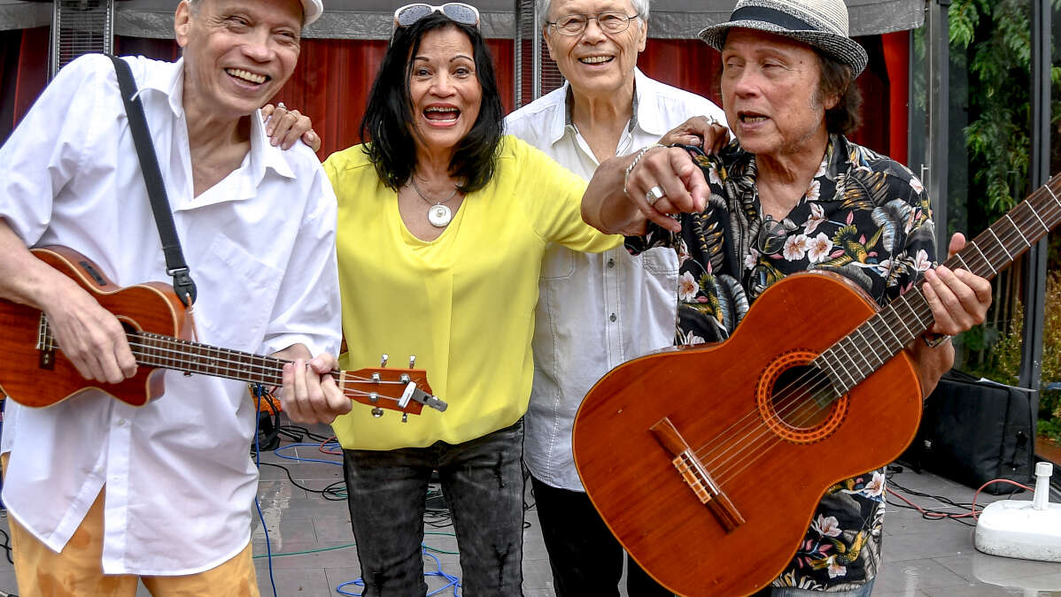 Konzert in Zetel Elvire and the JosephBrothers spielen im Schulmuseum