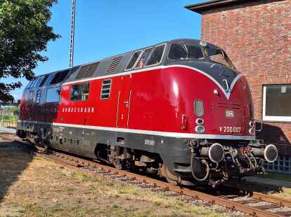 Das Original: eine restaurierte V200 des Vereins Historische Eisenbahnfahrzeuge L&uuml;beck.
