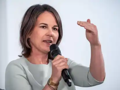 Bundesau&szlig;enministerin Annalena Baerbock (B&uuml;ndnis 90/Die Gr&uuml;nen) besucht die Deutsche Bank und BASF.