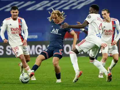 Xavi Simons (M) wird kommende Saison f&uuml;r RB Leipzig spielen.