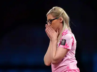 Kann beim World Matchplay auf die Titelverteidigung hoffen: Fallon Sherrock.
