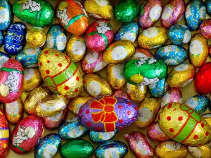 Schokoladeneier haben es einem Mann in England besonders angetan.