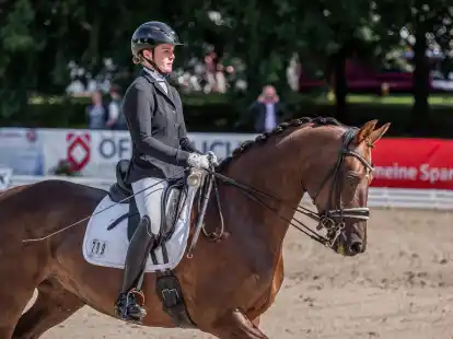 Volle Konzentration: Evke Schr&ouml;der mit Pferd Donna Deluxe 5.