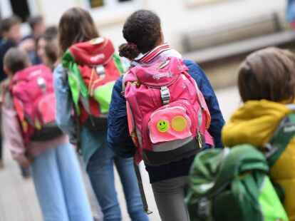 Knapp zwei Millionen Kinder sind in Deutschland auf B&uuml;rgergeld angewiesen.